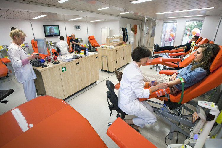 'Blood bank on wheels’ comes to Amsterdam Airport Schiphol